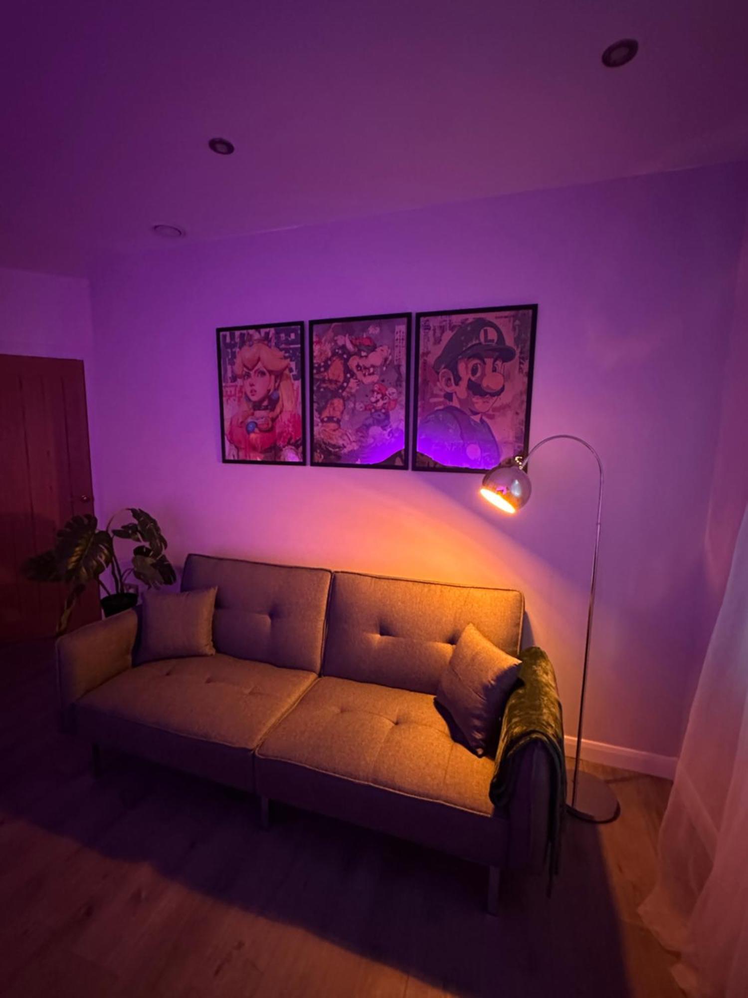 Retro Suite A Luxury Apartment With King Size Bed Wii Games And Entertainment Leicester Esterno foto