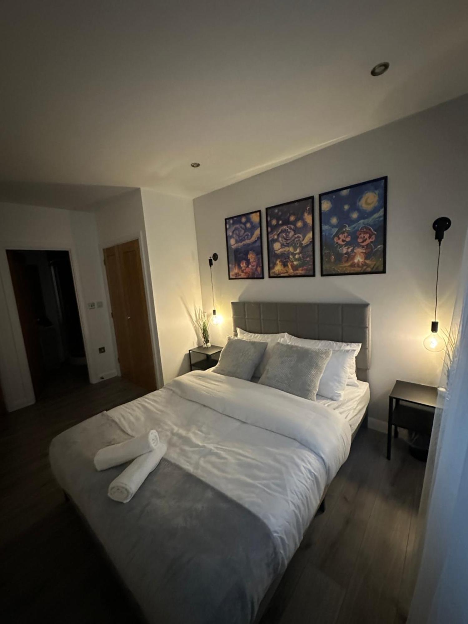 Retro Suite A Luxury Apartment With King Size Bed Wii Games And Entertainment Leicester Esterno foto